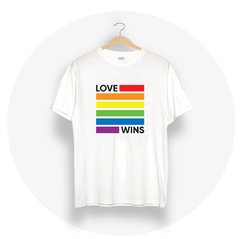 Remera Love Wins