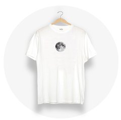 Remera Full Moon Circle