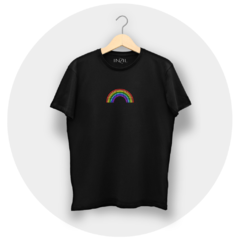 Remera bordada Rainbow - comprar online