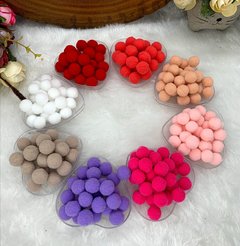 Pompom rígido de 1,5 cm cor salmon, vermelho, salmon claro, branco, cinza, rosa pink, bege, roxo - comprar online