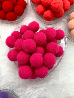 Pompom rígido de 1,5 cm cor salmon, vermelho, salmon claro, branco, cinza, rosa pink, bege, roxo