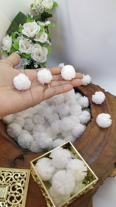 Pompom de malha 2cm - loja online