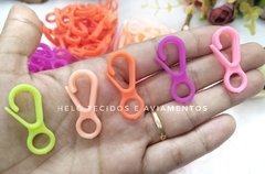 Gancho, Fecho Lasgosta de Mola. Tam: 3cm. Cores amarelo, rosa pink, salmon, rosa bebê, laranja. - comprar online