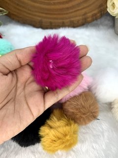 Pompom peludo fofo Médio 5cm cor nude, Pink, branco, amarelo queimado, Pink neon, rosa bebê, verde água, amarelo bebe, lilás, azul bebê, preto, bege, branco