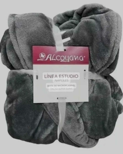 Bata De Microflanel Alcoyana Softtouch Aterciopelado En Caja 820SO800 02 - MI AJUAR