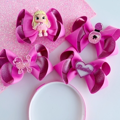 Laço Barbie Rosa G ( 10 cm ) + tiara adaptável na internet