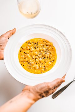 Sopa de zapallo, miel, semillas, croutons en internet