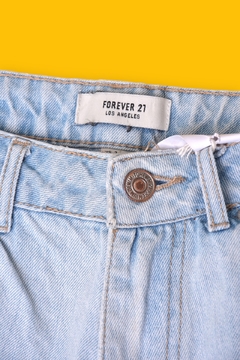 Shorts jeans Forever21 na internet