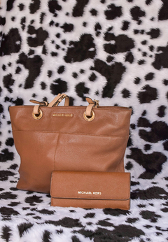 Bolsa Michael Kors - 3 brechó