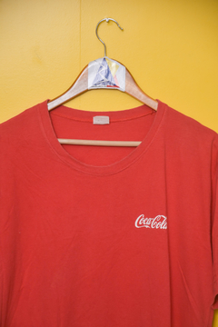 (G) Camiseta Coca - 3 brechó