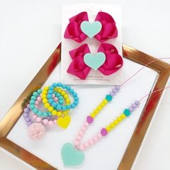 KIT 5 PULSEIRAS + COLAR DE CORAÇÃO - comprar online