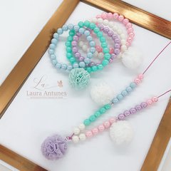 KIT 5 PULSEIRAS + COLAR DE POMPOM