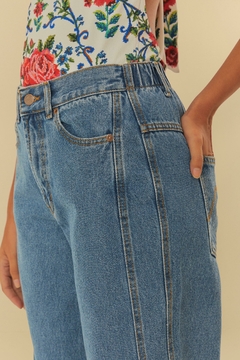 calça jeans recorte cós elástico Farm - comprar online