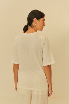 blusa t-shirt com ombreira removível Farm - comprar online