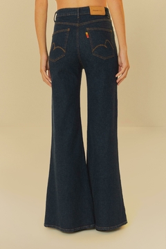 calça jeans flare Farm - comprar online