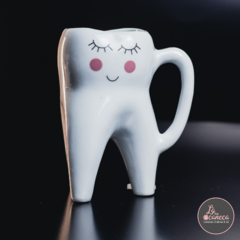 Caneca dente molar sorridente