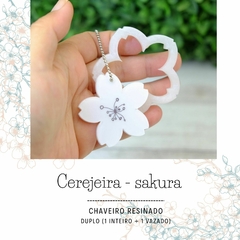 Chaveiro flor de cerejeira Sakura em resina - duplo