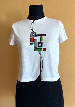 Remera geo corta, mujer, manga corta.