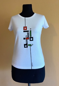 Remera geo, mujer, manga corta. en internet