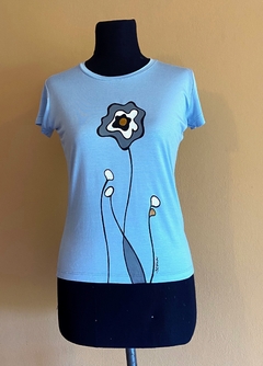 Remera flor, mujer, manga corta.