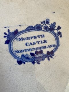 Travessa inglesa de coleção Morpeth Castle - Século XIX - Art Rarus Antiquário