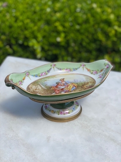 Imagem do Centro em porcelana de Sèvres