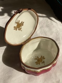 Pequena caixa em porcelana de Sèvres - comprar online