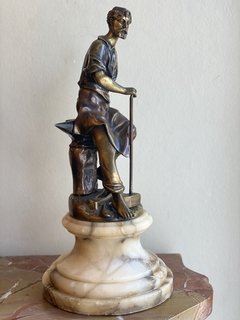 Escultura em bronze “O Ferreiro”
