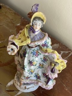 Escultura em porcelana “Dama com guarda-sol” - Art Rarus Antiquário