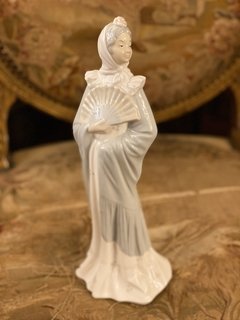 Escultura em porcelana “Dama com leque” NAO Lladro na internet