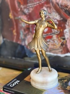 Escultura em Pétit Bronze com figura de bailarina, com base em alabastro. - loja online