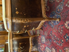Par de Mesas de Cabeceira estilo Louis XV
