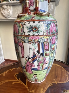 Vaso em porcelana Canton - Art Rarus Antiquário