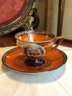 Xícara de chá em porcelana europeia com cena - comprar online