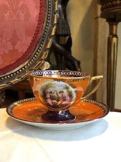 Xícara de chá em porcelana europeia com cena - comprar online