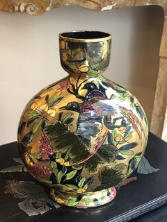 Imagem do Vaso de porcelana inglesa com pintura de pássaros e flores.