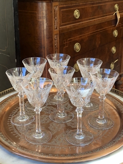 Conjunto de 8 taças de vinho branco Baccarat