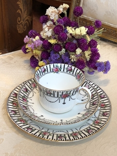 Trio de chá em porcelana inglesa