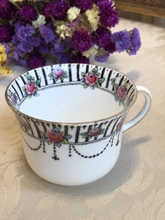 Trio de chá em porcelana inglesa - Art Rarus Antiquário