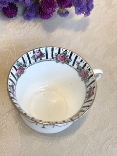 Imagem do Trio de chá em porcelana inglesa
