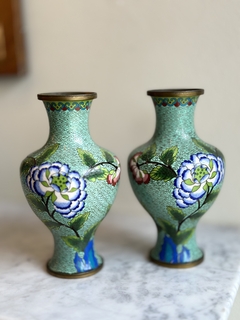 Par de vasos em cloisonné na internet