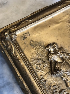 Porta joias em bronze ormolu com cena galante - Art Rarus Antiquário