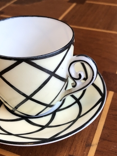 Xícara de café em porcelana Vista Alegre Art Deco - Art Rarus Antiquário