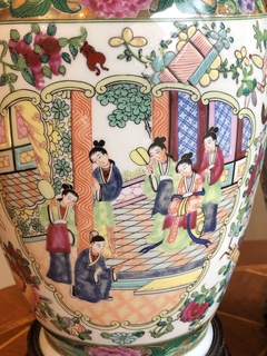 Par de vasos em porcelana chinesa