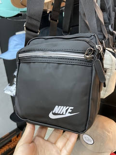 BAG Nike Impermeável na internet