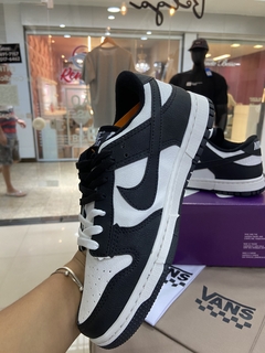 Tênis Nike Dunk Panda na internet