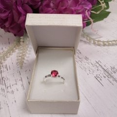 ANILLO SOLITARIO PIEDRA ROJA - comprar online