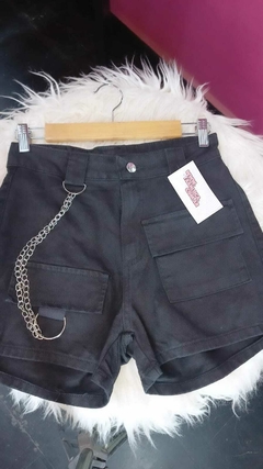 SHORT NEGRO CADENAS