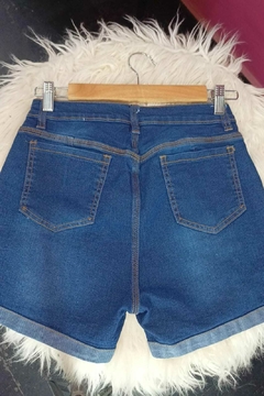 SHORT AZUL LOCALIZADO ELASTIZADO - comprar online