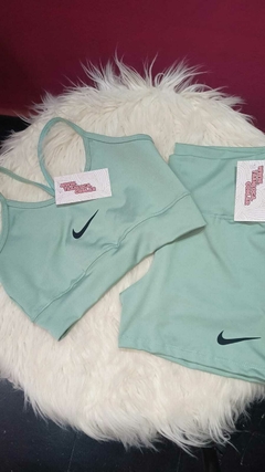 CONJUNTO NIKE TOP + SHORT LYCRA - comprar online